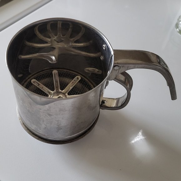 Misc. Lot of Various Kitchen Stuff - Picture 5 of 8